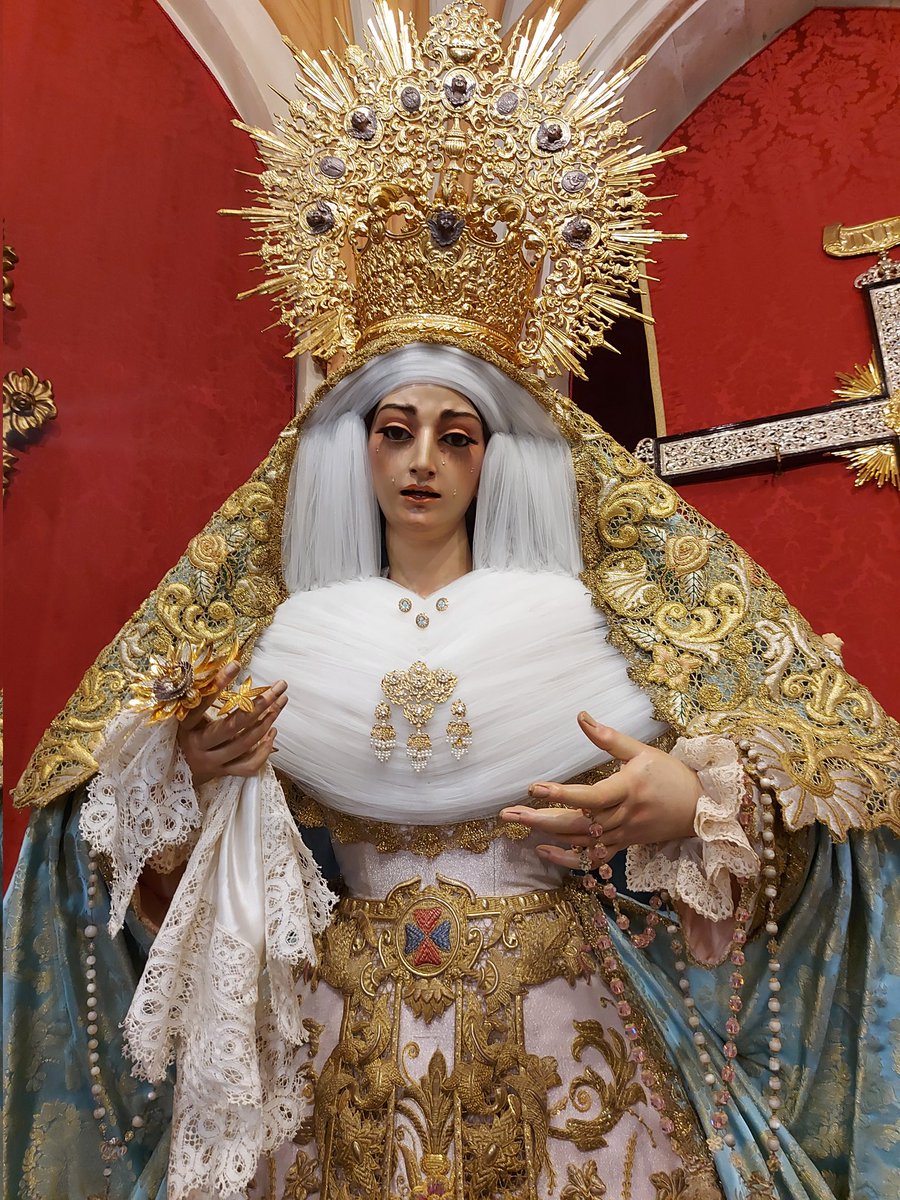 Bendita sea tu pureza
y eternamente lo sea
pues todo un Dios se recrea
en tan grandiosa belleza.

SINE LABE CONCEPTA