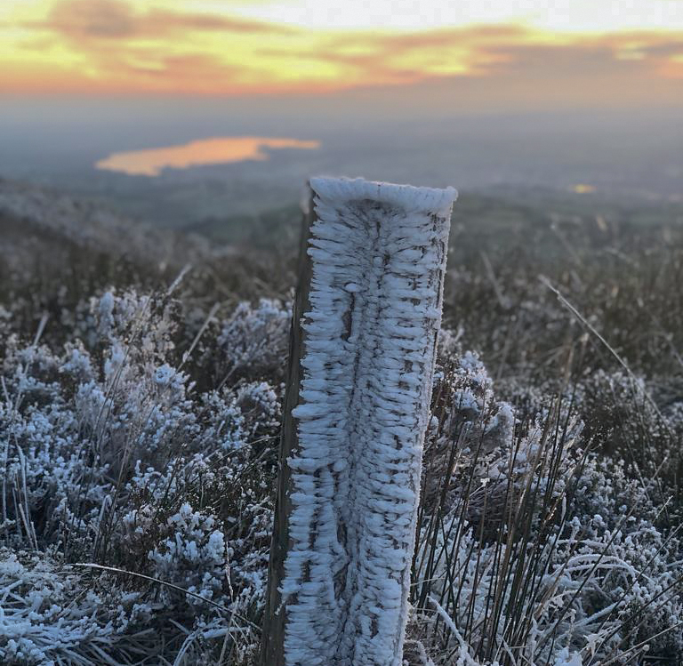 Frosty #LoughDerg views, it's cold but it is remarkably beautiful. 

#Tountinna #IrelandsHiddenHeartlands #VisitTipperary