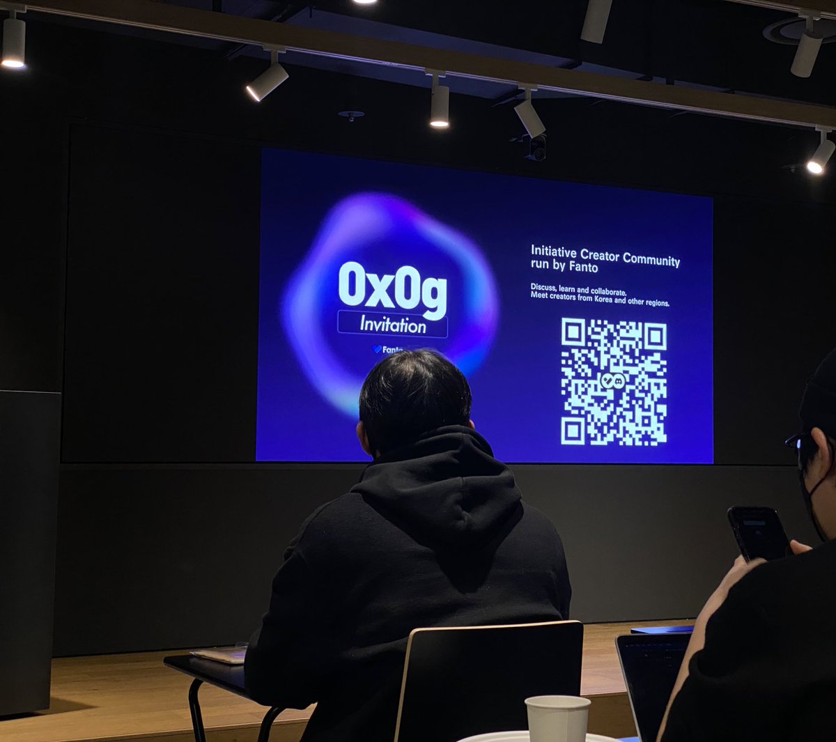 fanto_official's tweet photo. We're here at the designer creator's session to introduce the #Fanto👏🏻
Talk about #Web3 #Creator's Economy!
also introducing Fanto's community.

오늘은 팬토를 소개하기 위해 디자이너 크리에이터의 세션 현장에 나와 있습니다👏🏻
팬토의 커뮤니티에 대해서도 소개하고 있습니다 https://t.co/XWe3Vpj4KI