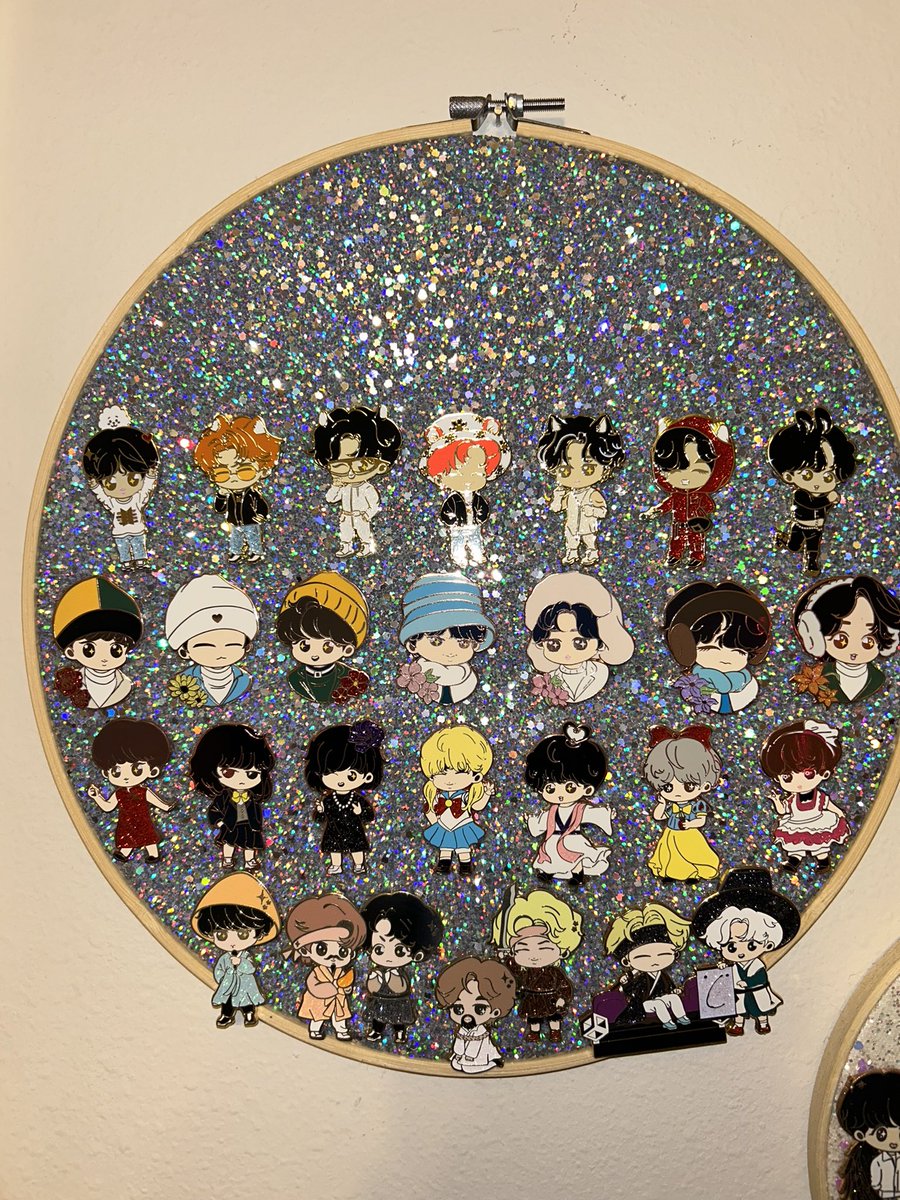 Ruby_R_Red's tweet photo. Few pins I collected with the years
#BTS_twt 
#BTSARMY 
#BTSPINS
#Pins https://t.co/p2U1zwEQss