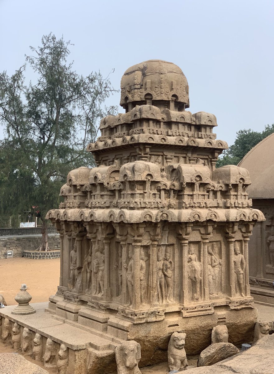 LaddiSindhwan's tweet photo. Mahabalipuram, tamilnadu 
•
•
#runagainstdepression #hikerhive #himalyanknights #WorldRecord #Guinnessbook #southindia #carving #handicraft #art #stonework https://t.co/roK5gCaM0Q