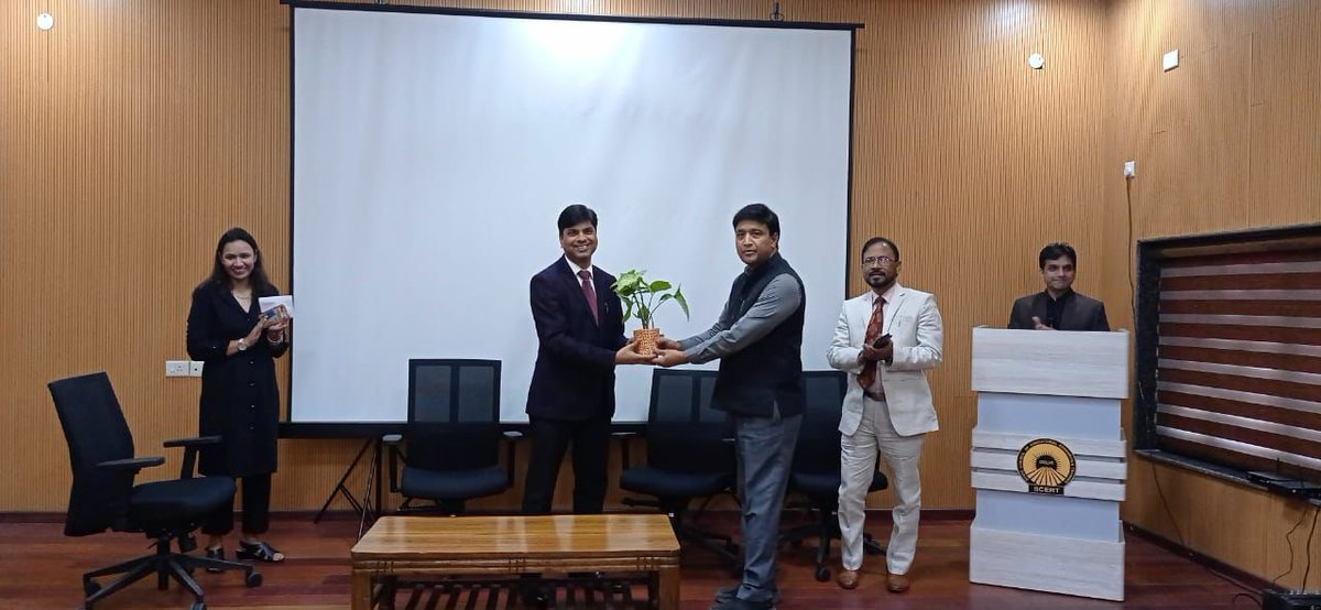 karkardoomadiet's tweet photo. An orientation program of DIET Faculty and Mentor Teachers on micro improvement led #InnovativePedagogy under #VidyaAmritMahotsav organized by 
@SCERT2021
@SapnaYadav_EMC
@VamDelhi https://t.co/RZVz4UolOm