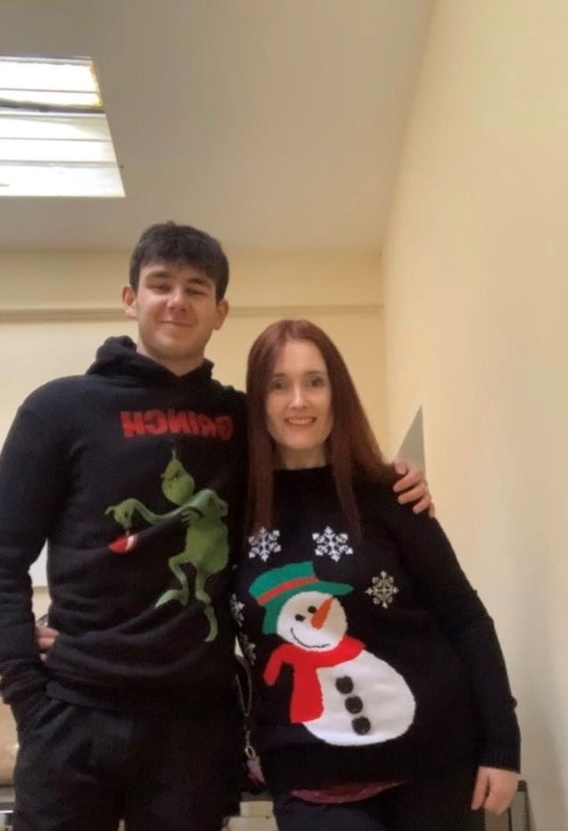 TODAY, Thursday 8 December, millions of people up and down the country are coming together – at their workplace, school or with friends – to make the world better with a sweater.

Are you in?

savethechildren.org.uk/christmas-jump…

#ChristmasJumperDay #SaveTheChildren #christmas2022