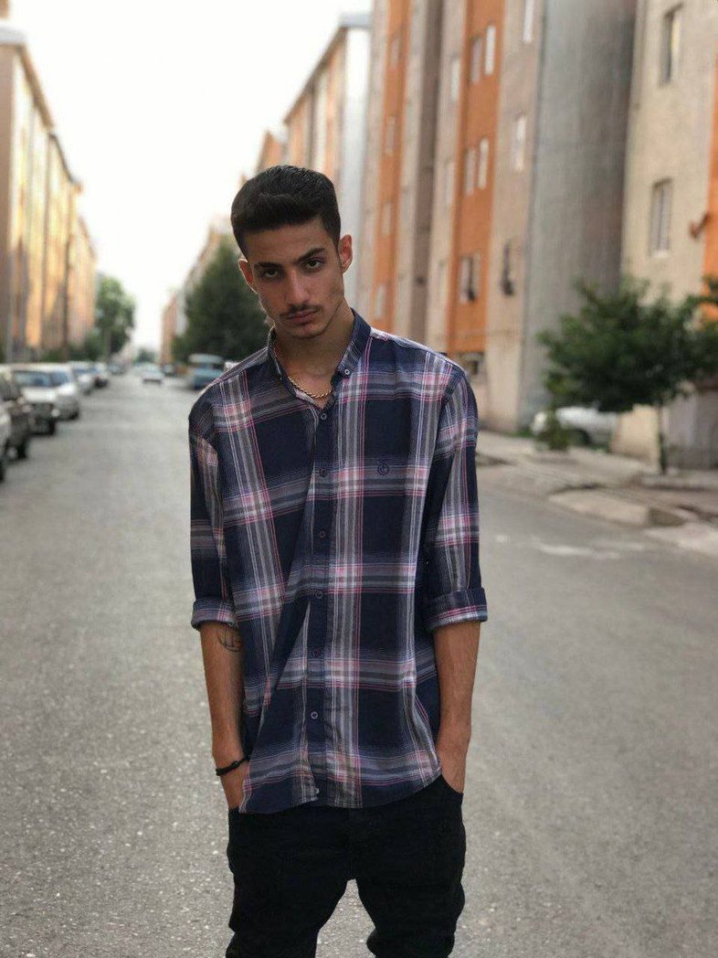 tHeNadiii's tweet photo. #SohailKhoshdel, a 17-year-old freedom-loving teenager who was sentenced to death by the Islamic Republic. He is not even of legal age yet...
#MahsaAmini
#OpaIran
@UN @UNHumanRights @CNN https://t.co/BXdGZ6QkCb