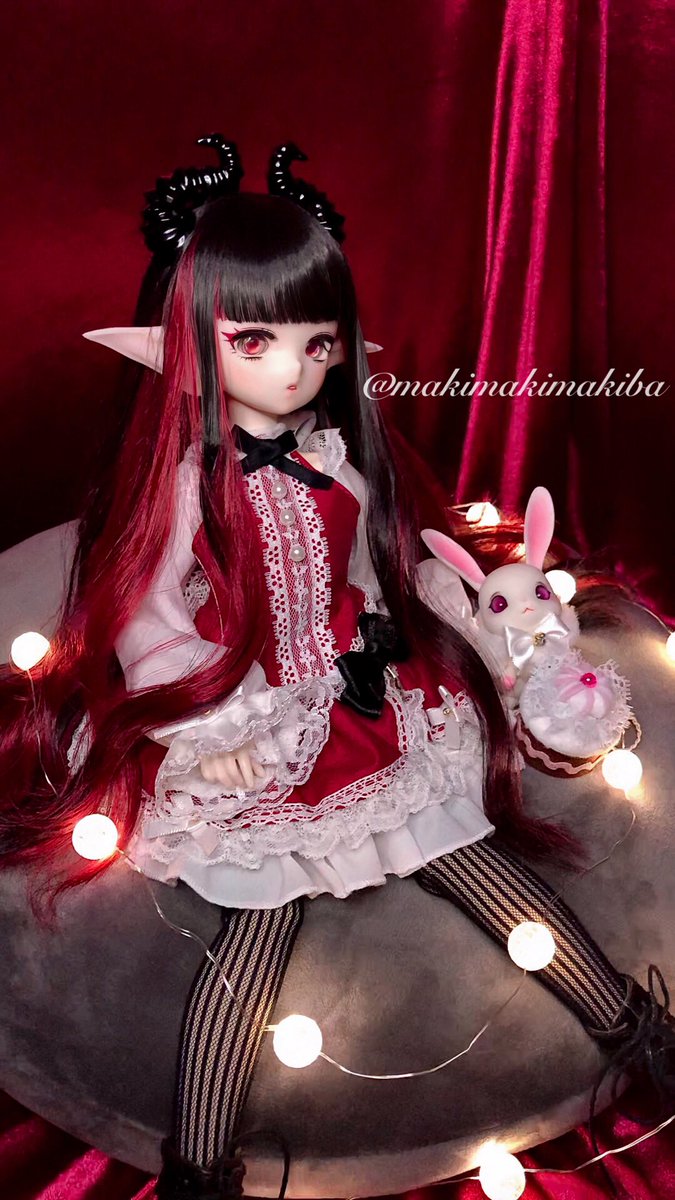 mmmakiba_doll's tweet photo. 新しいお着物👘のお写真置く前にドルサンで購入させて頂いたお洋服可愛いから見て欲しい( ◜ω◝ )
うさぎさんのケープのけるとクリスマス感溢れるちょいセクシーワンピース✨
#さがざきや #TinyFox #sakurapaper 
#うちのこかわいい 
頂いたカップケーキ🧁型のポーチの可愛さよ…✨ https://t.co/3gfkcVkiph