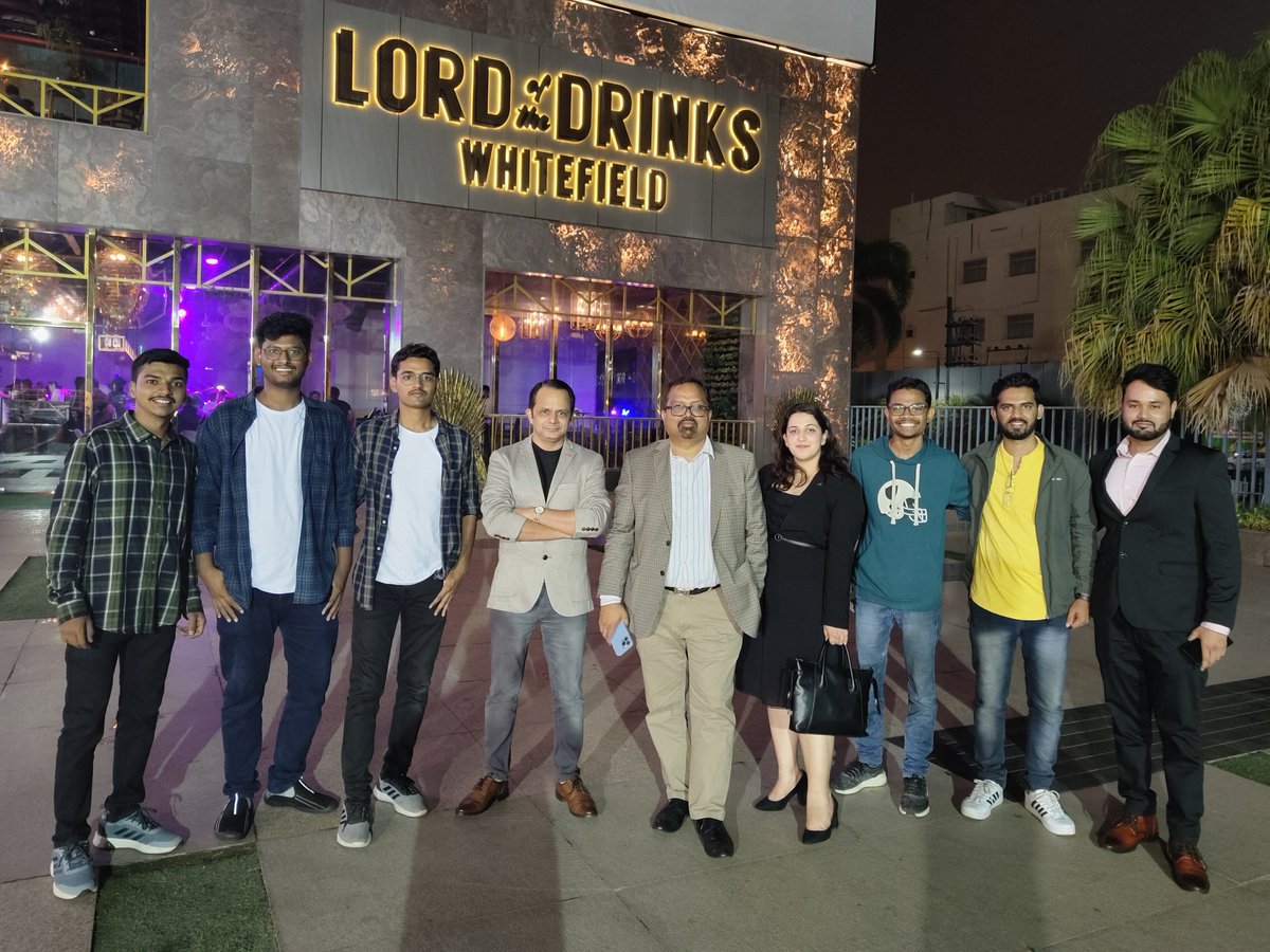 AdityaKaklij's tweet photo. It's great to talk with the team @RivaMetaverse at  #IndiaBlockchainWeek 

@suryatyagi22  @MicsRavishankar https://t.co/rMdO2ucyXE