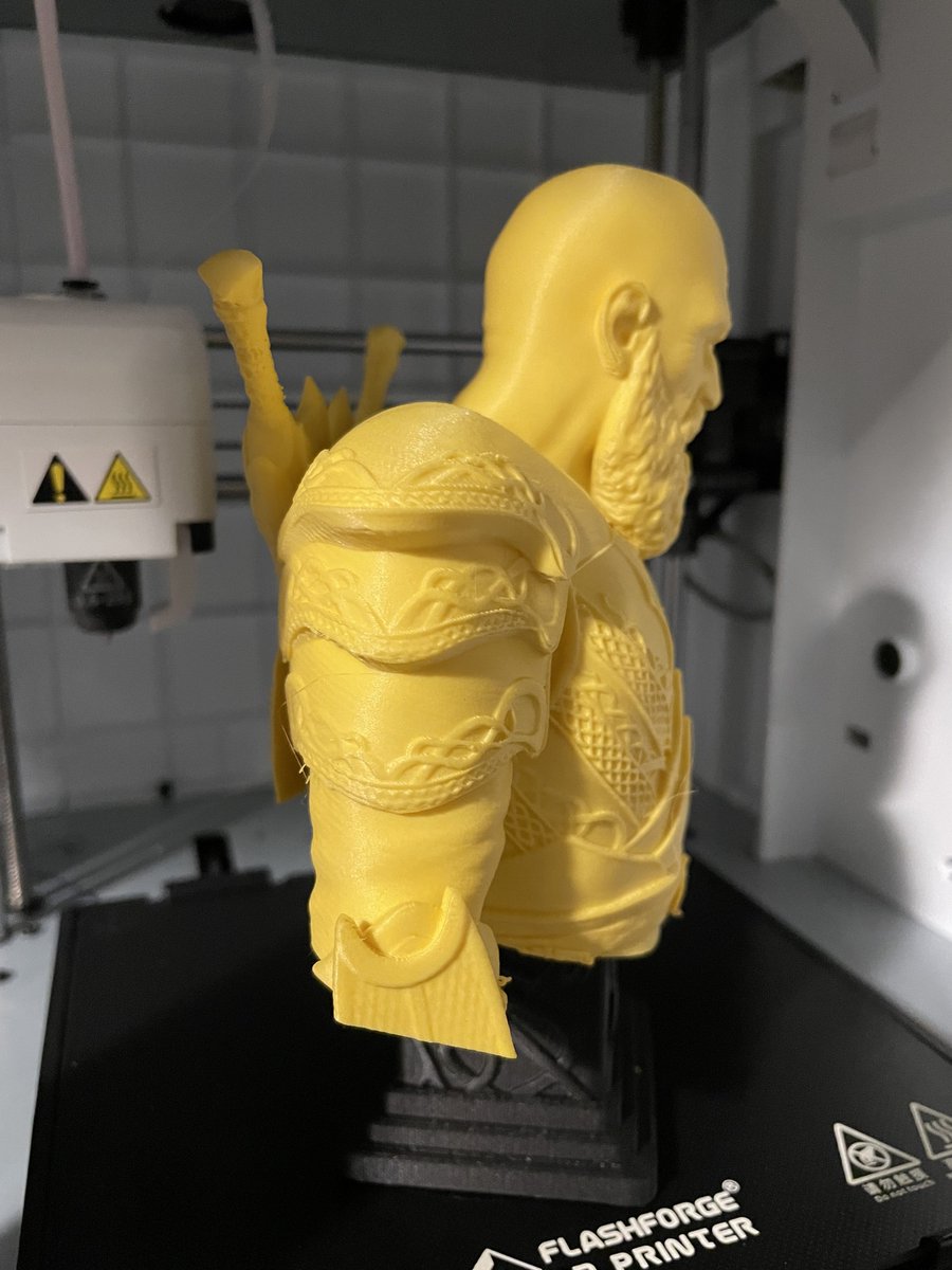 heymrwinston's tweet photo. @fotismint #GodofWarRagnarok #3dprinting #Kratos with @Polymaker_3D charcoal black and savannah yellow! Base printed on @ff3dprinters Adv 4 and bust on the #Ender2Pro https://t.co/vuuzExFMv6