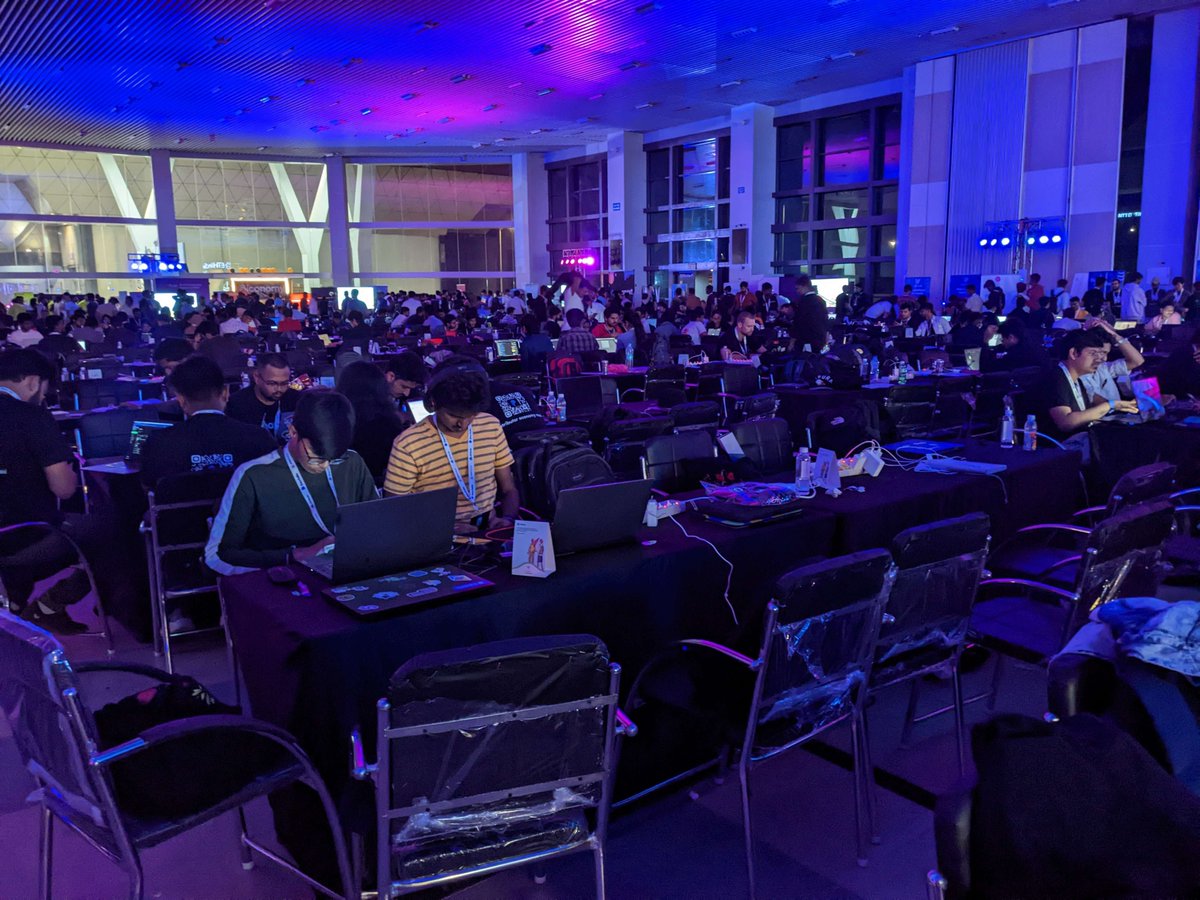HackmakersDAO's tweet photo. What a blast @ETHIndia was!

ETH India is the reflection of how big the web3ecosystem is! 

Met a lot of young minds, foundeds &amp;  community builders for holistic development of web3

#hackmakers #futureblockchainsummit #IndiaBlockchainWeek #ethindia #web3 https://t.co/fSQsqK27XH