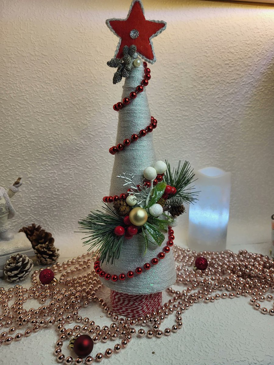 CreationTk's tweet photo. Red White Tabletop Ornament 
Christmas Tree Ornament, for your lovely home 
For more details visit our shop @ https://t.co/NrK8qReC6o

#whitexmastree #desktopxmastree #festivetree #redxmasdecor #treecones #decorations  #christmasgift #windowsilldecor #smallwhitetree #festivedecor https://t.co/RWFWYZzFV8
