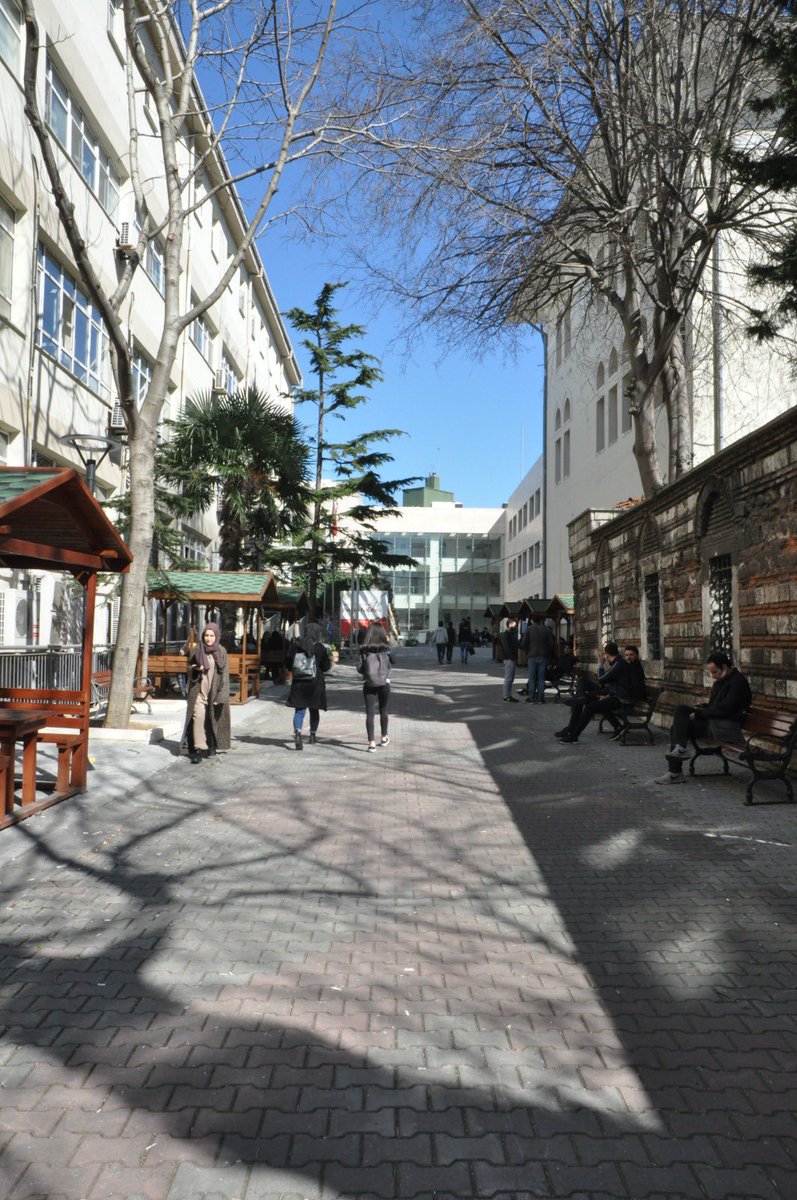 Sevgili Öğrencilerimiz,

Fakültemizin Güz Yarıyılı final sınavları 26 Aralık 2022 - 06 Ocak 2023 tarihleri arasında Fakültemizde yüz yüze olarak yapılacaktır. 

Tüm öğrencilerimize başarılar diliyoruz.

iletisim.istanbul.edu.tr/tr/duyuru/fina…