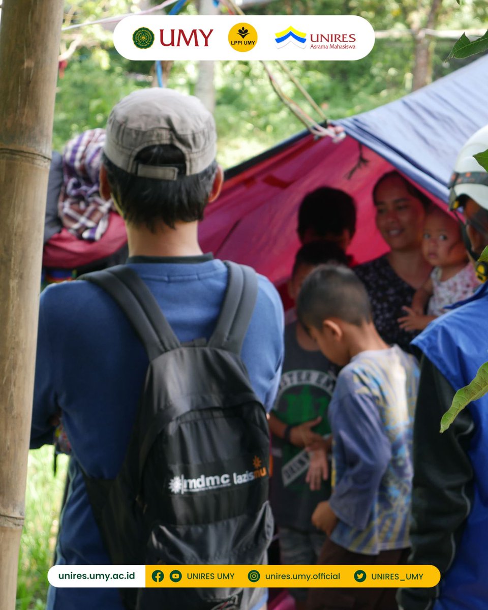 Alhamdulillah, berikut merupakan dokumentasi penyaluran donasi untuk korban gempa bumi Cianjur, Jawa Barat.

Terimakasih untuk bapak/ibu yang sudah berdonasi. Semoga menjadi pemberat timbangan di hari akhir kelak. Aamiin 🤲

- Foto : Tim LAZISMU UMY

#lazismuumy 
#gempacianjur