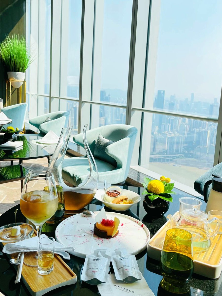 我们喝着酒，误入彼此的禁区。不也是这样想的吗！🙈🙈