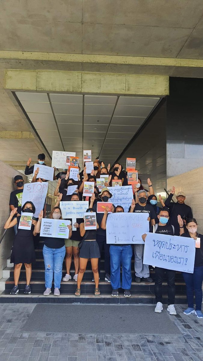 minn_robert's tweet photo. Students from Mahidol University, #Thailand stand in solidarity with burma students and protesting against the Burmese military's death penalty on 7 Dagon University students.

" Injustice anywhere is a threat to justice everywhere."
#StopExecutingOurStudents https://t.co/5O5dog7qzV