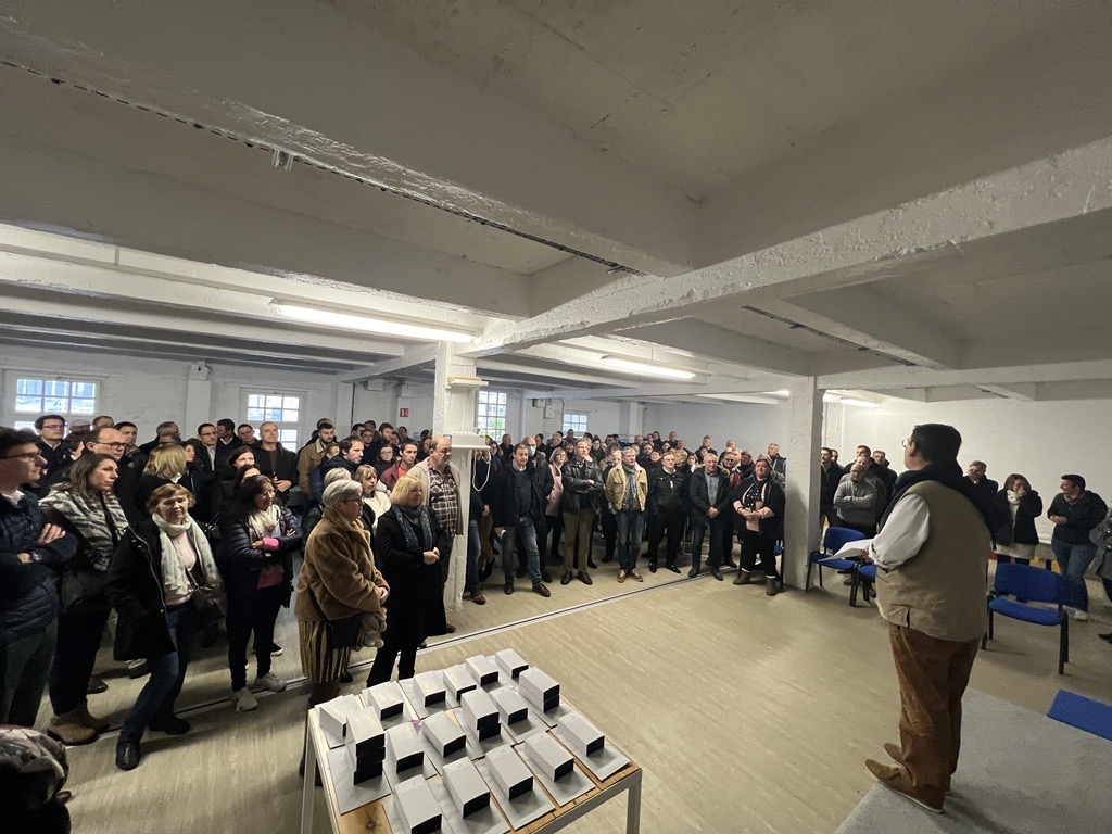Hier, nous étions plus de 150 collaborateurs et retraités à nous retrouver pour fêter la Saint Éloi.

Quoi de mieux qu'un bon couscous pour se retrouver après 2 années sans ce bon moment de convivialité.   🍽️

Merci à tous les membres du CSE pour leur investissement !  🤗