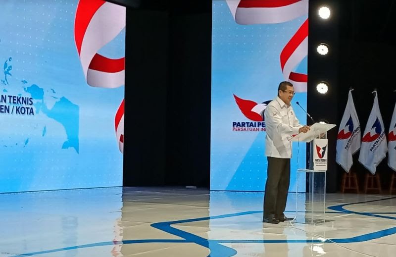 Zakiaa25's tweet photo. Masyaallah pidatonya Hery Tanoesoedibjo bikin terkagum kepada semua orang #KonsolidasiNasionalPerindo
Pidato Hary Tanoesoedibjo. https://t.co/7hUbBtvVfJ