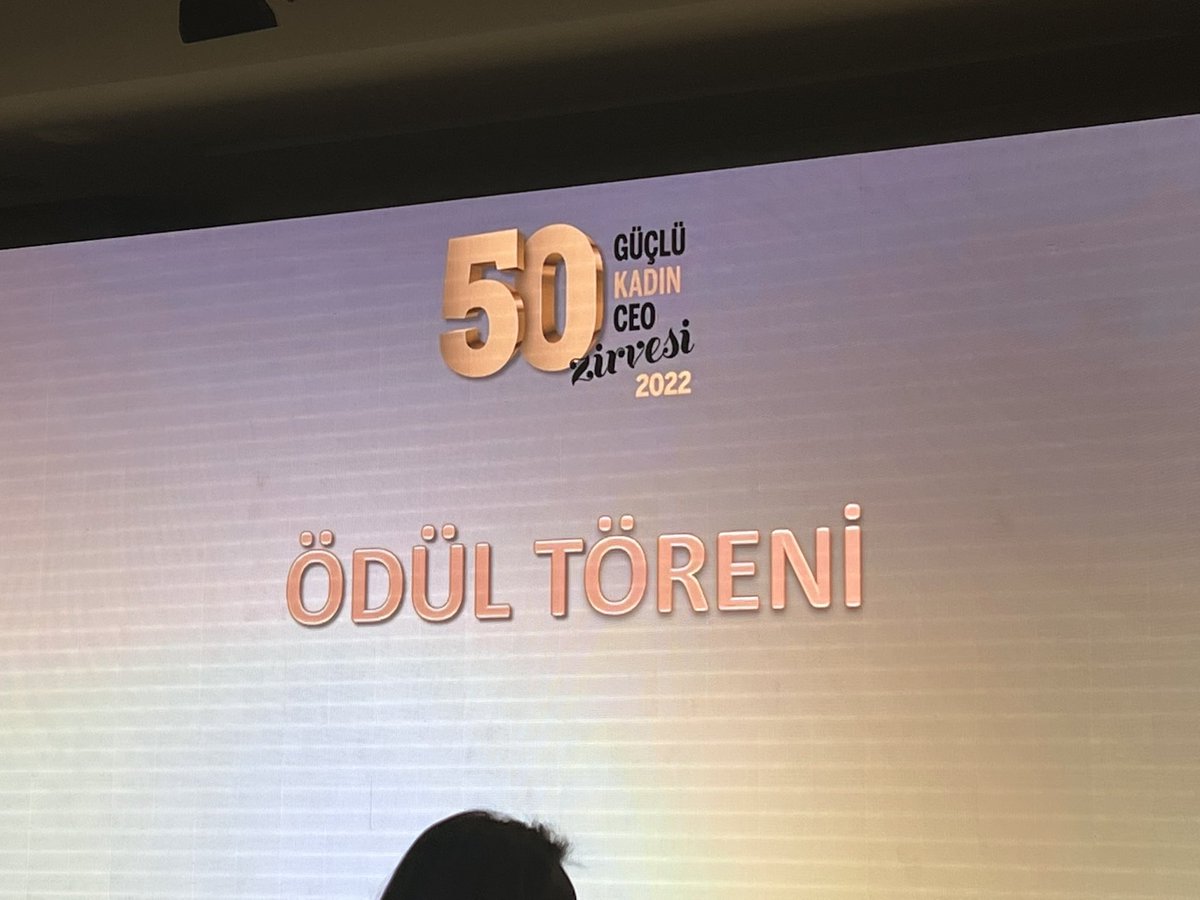 CNNCakmakci's tweet photo. Bana hayatımın en heyecanlı 7 yılını yaşatan @TepeServis 2021 yılının bu listesinde de yer aldırtarak beni bir kez daha gururlandırdı.  Erkek kadın tüm ekibimize bir kere daha gönülden teşekkürlerimle . Daha nice ödüllerin olsun @TepeServis @TepeCagriMrk https://t.co/uTqXS6wjs5