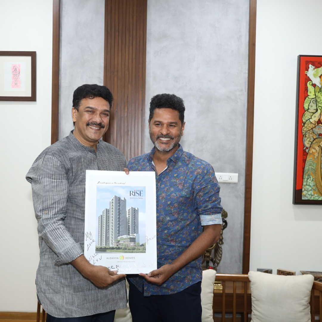 AlekhyaHomes's tweet photo. Some surprises bring more joy! #FriendsInTheHouse
#AlekhyaRise #alekhyaexperience #alekhyahomes #AlekhyaConnect #biophilicbydesign #highrise #kokapet #landscapeofwellbeing #ArtLife #ArtCollaborative https://t.co/BPmhzOGKrF