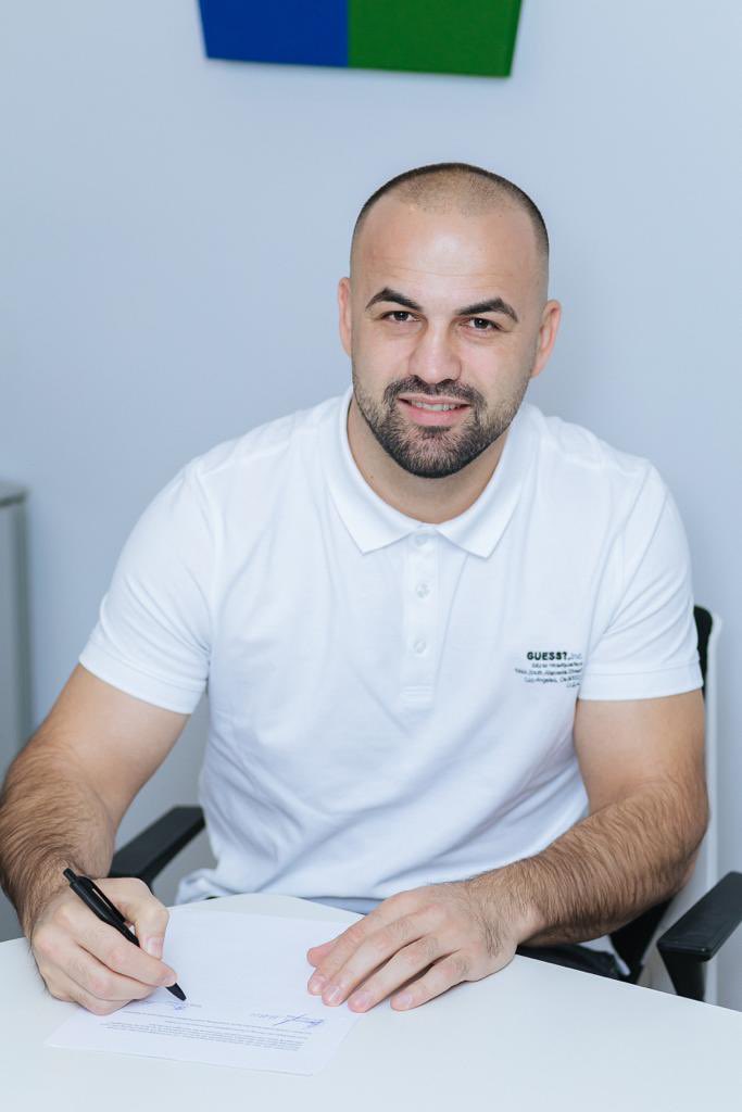 ShefatIsufi's tweet photo. I inform you that we have signed a new contract with the company Hazrolli GMBH with owner Burim Hazrolli.
With Burim, also my manager, we will try new challenges and bring other titles.
Thank you all for your support! 🇦🇱🇽🇰🇩🇪 

#worldchampion #newmanagement #teamisufi https://t.co/TQlQJAFKAP