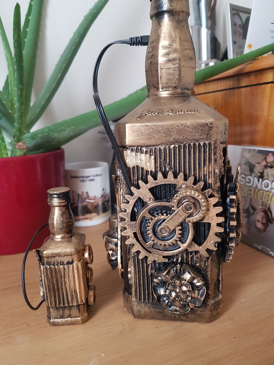 twfsteampunk's tweet photo. Available now from ebay under Blondyskyblue Designed by myself Totally Wild For Steampunk. You can follow me on Twitter Facebook and Instagram Under Totally Wild for steampunk
#jackdaniels #upcyclebottle #thanet #margate #broadstairs #Ramsgate #Steampunk #quirkygift #skulls https://t.co/lz2b03r26k