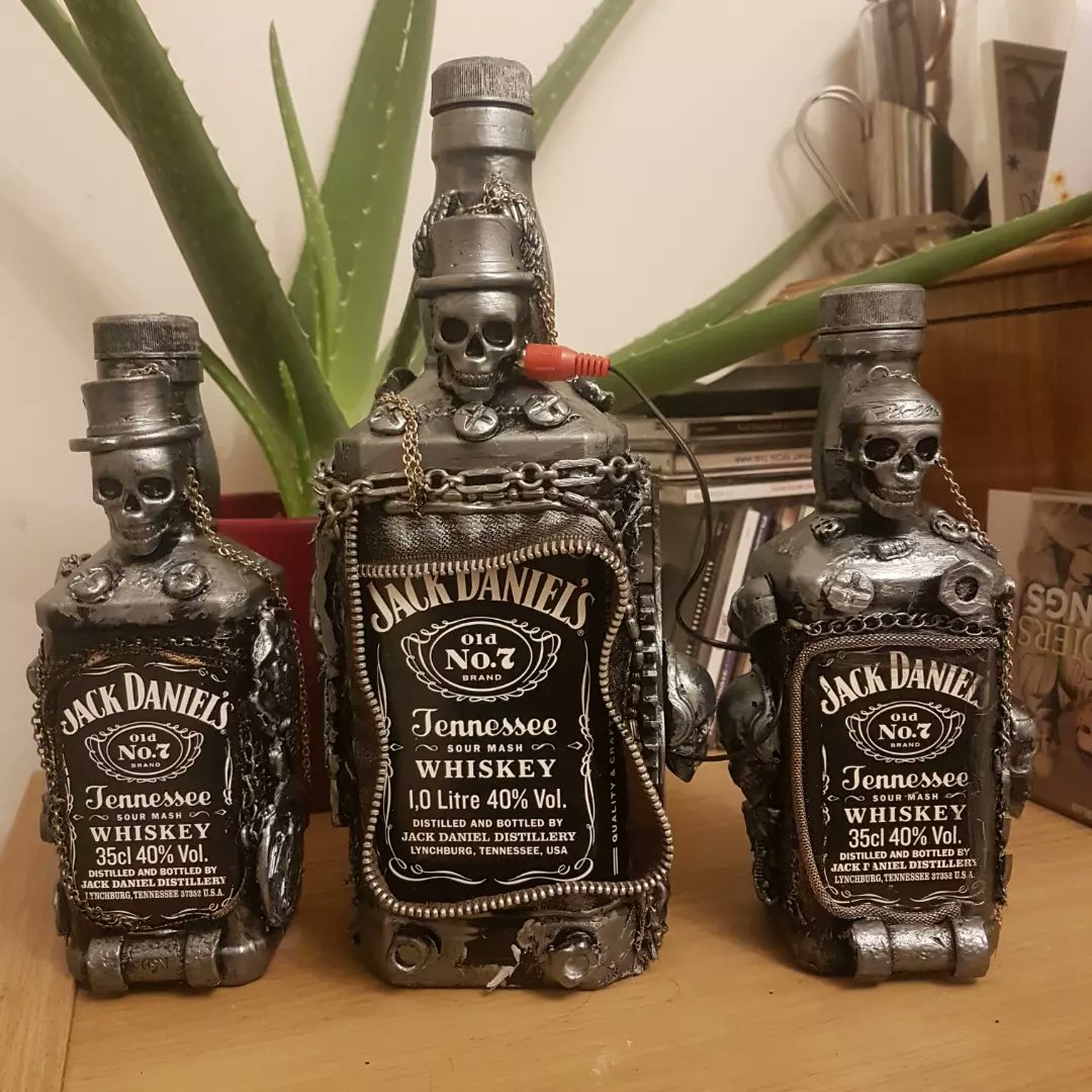 twfsteampunk's tweet photo. Available now from ebay under Blondyskyblue . You can follow me on Twitter Facebook and Instagram Under Totally Wild For Steampunk . #Thanet #margate #broadstairs #Ramsgate #jackdanielsbottle #Steampunk #glassbottle #whiskybottle #upcyclebottle #skulls #ebay https://t.co/pEoL8nmT2z