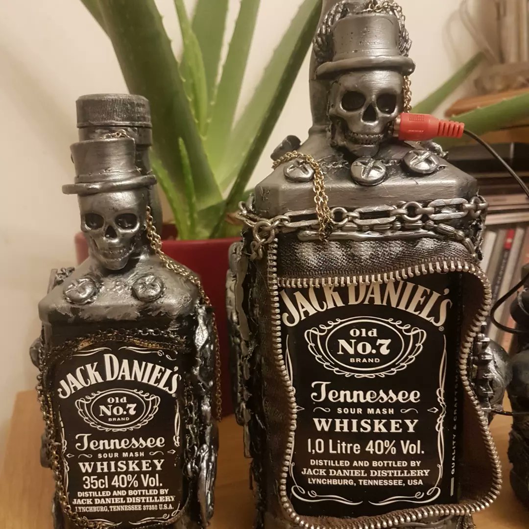 twfsteampunk's tweet photo. Available now from ebay under Blondyskyblue . You can follow me on Twitter Facebook and Instagram Under Totally Wild For Steampunk . #Thanet #margate #broadstairs #Ramsgate #jackdanielsbottle #Steampunk #glassbottle #whiskybottle #upcyclebottle #skulls #ebay https://t.co/pEoL8nmT2z