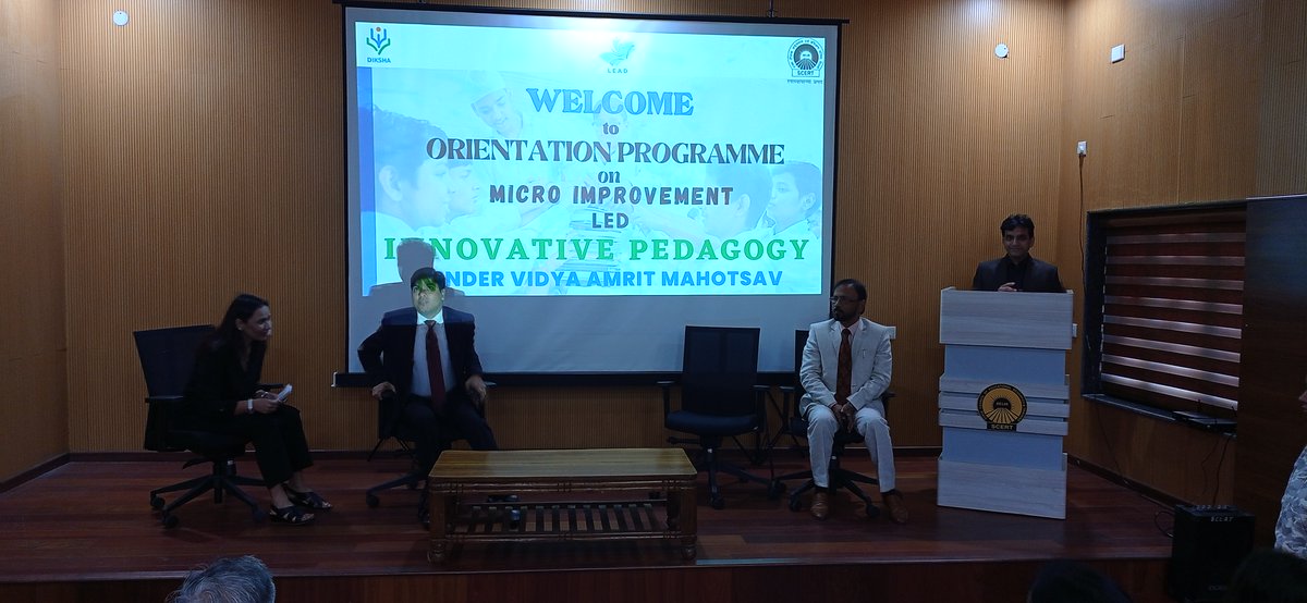 dietmotibagh's tweet photo. #InnovativePedagogy
One day orientation Program for Mentor Teachers and DIET faculties by Ms. Sapna Yadav @SapnaYadav_EMC  Project Director #DIKSHA on Vidya Amrit Mahotsav.
She shared the objectives of #VAM &amp; explained how teachers can participate in it.
@SCERT2021 @Rajanish2007 https://t.co/18I1WXrJ8i