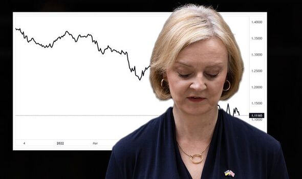 Watching & hearing @GillianKeegan claim that to pay ALL the strikers the wages demands they feel is fair - would cost £28B. 28 billion. Think about that. In 7 days, how much did @trussliz & @KwasiKwarteng lose the UK? £30 BILLION - min. It's SCANDALOUS. #GeneralElectionNow