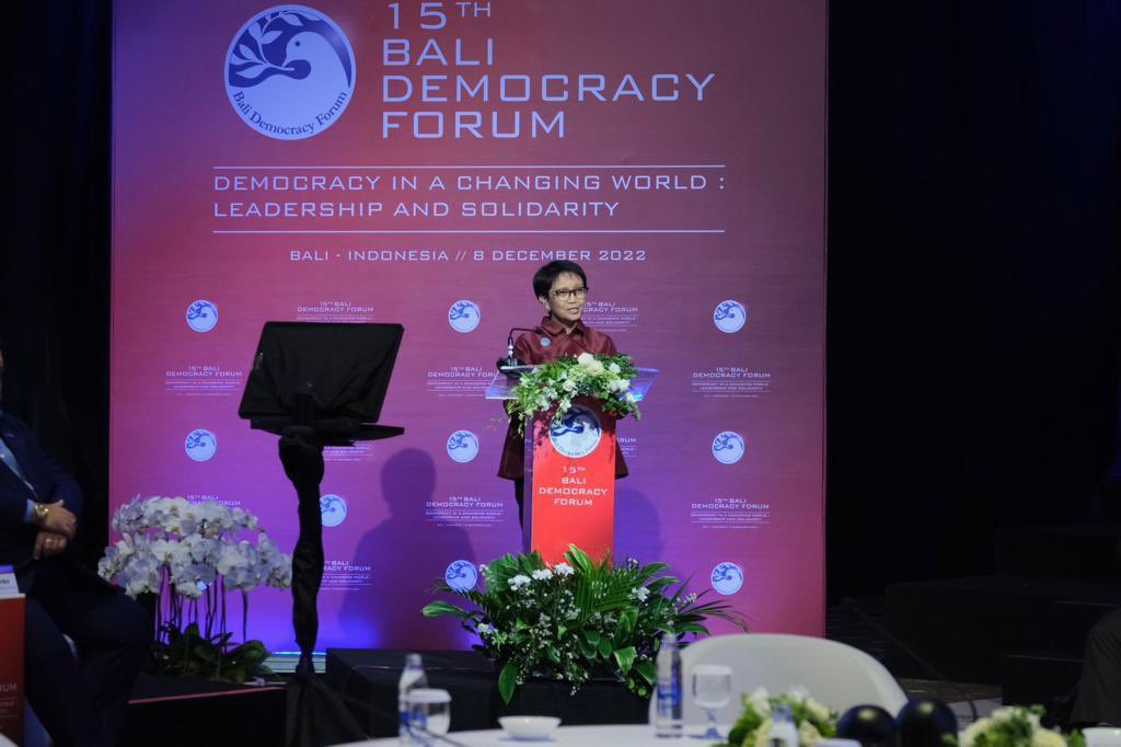 Menlu_RI's tweet photo. “In the midst of pessimism in democracy… Indonesia still counts on it” - Ret https://t.co/akVD5rNtD7