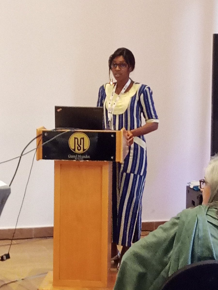 #SBCCSummit Mireille Belem, de DMI #Burkina partage l'expérience d'une campagne radio pour améliorer les pratiques nutritionnelles des parents d'enfants de 6 mois à 5 ans.