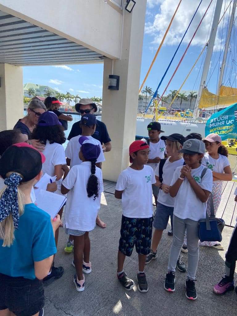 AcapellaOcean's tweet photo. 180 élèves des écoles PROTO &amp; BOIS DE VIPART sont montés à tour de rôle à bord du trimaran. Merci aux enseignants qui avaient préparé la visite et la liste des questions que les enfants souhaitaient poser à Charlie et merci pour tous les jolis dessins offerts par les enfants. https://t.co/aV4mDehkdb