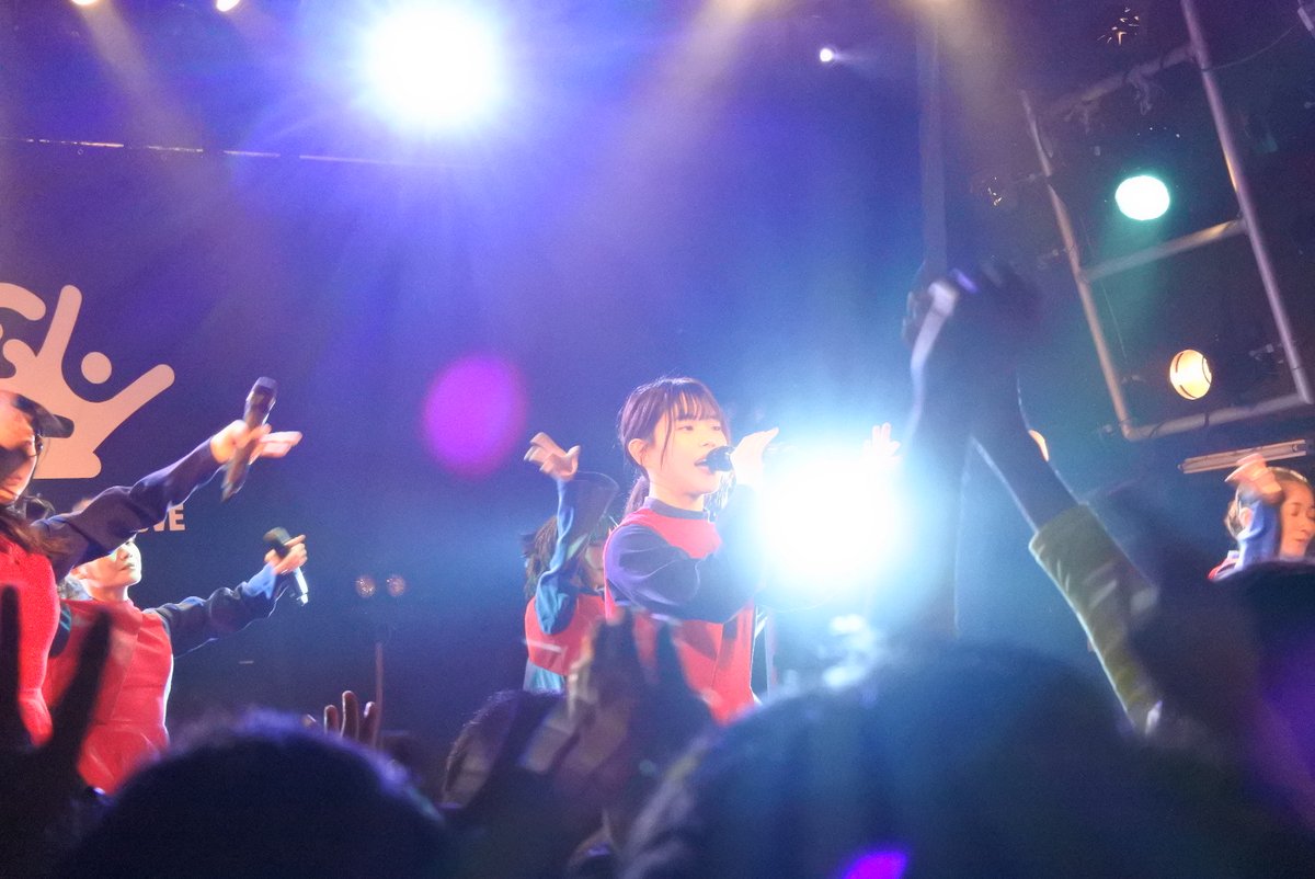 eoga11's tweet photo. ライブハウスに行けて
①BiSHって本当にいたんだ!
②全員と目があった!!
③カメラでも肉眼でも!!!
④メンバー全員好きすぎる!!!!
⑤あなたたちに会えた幸せを噛み締めたい
⑥NON TiE-UPのイントロで泣くとは思わんかった
#BiSH
#FORLiVE
#柏PALOOZA https://t.co/1yE1ZUhvI5