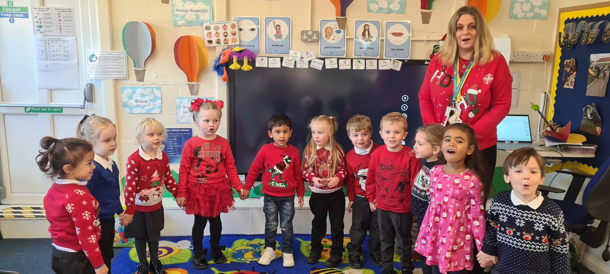 AmyCracknell1's tweet photo. Christmas jumper day at Pelham nursery 🎅🎄🎁❄️
#Christmasjumperday2022 #savethechildern
@PelhamNursery @PelhamPrimary_ @trustilluminate https://t.co/ifvGah875R