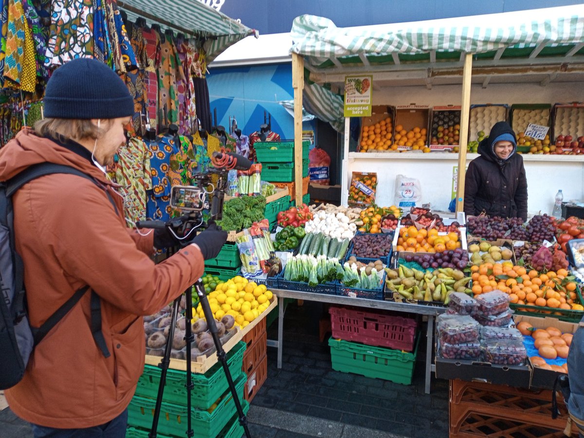 BBC London filming at Tracy's stall in Brixton Market this morning to cover @AlexRoseCharity @atbeaconproject's Fruit & Veg on Prescription Project. Should be on tonight's programme 6.30. So very cold on the market today! Market traders bloomin amazing! @marketsmatter
