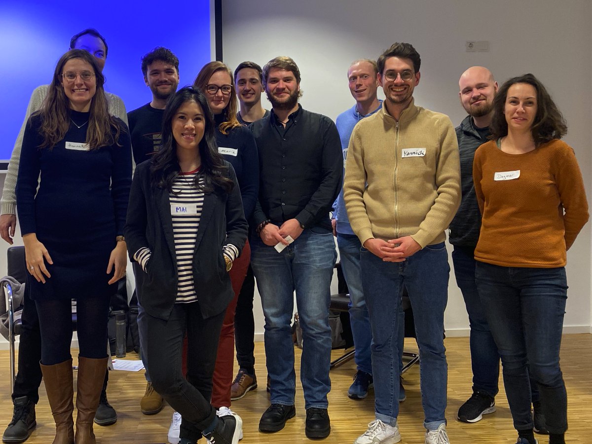 eggroup_lmu's tweet photo. Unsere #PhD Students @Wagner_Daniel_ und @y_eckhardt sind jetzt Experten für #ElevatorPitchs 👏

Danke an @maithi_nk für den super #Workshop an der @UniHeidelberg!

@MKolleg #marsiliuskolleg #gastprofessur https://t.co/LBxwQQZWPL
