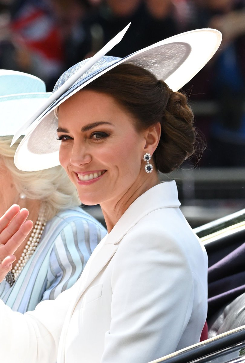 HRHPWales's tweet photo. June 2: The Queen Consort, The Princess of Wales, Prince George, Princess Charlotte and Prince Louis attended the Trooping The Colour parade. This year, this day also marked the beginning of the celebrations of the Platinum Jubilee of Queen Elizabeth II. https://t.co/Yl586xXOuh
