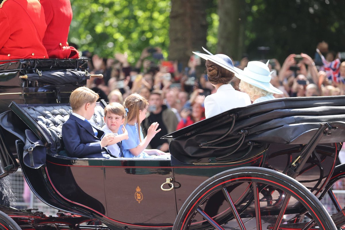 HRHPWales's tweet photo. June 2: The Queen Consort, The Princess of Wales, Prince George, Princess Charlotte and Prince Louis attended the Trooping The Colour parade. This year, this day also marked the beginning of the celebrations of the Platinum Jubilee of Queen Elizabeth II. https://t.co/Yl586xXOuh
