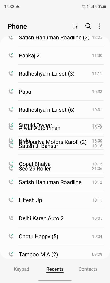 GArpit8's tweet photo. @SamsungIndia @SamsungMobile Bought a new Fold4 Mobile. Is this a new feature Samsung has enabled?? Happening on the Front Screen. https://t.co/sbRPhwQufM