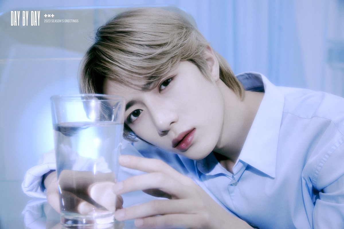 TXTPlCS's tweet photo. beomgyu season's greetings 2023 day by day https://t.co/KVNVSl2IbT