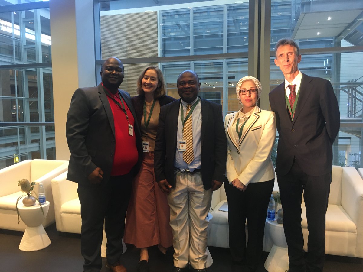 PAN_akademia's tweet photo. Na World Science Forum w Cape Town dr Anna Plater-Zyberk, dyrektorka Biura Współpracy z Zagranicą PAN, opowiadała o działaniach Akademii na rzecz odbudowy nauki w Ukrainie. https://t.co/aePDV0fCOB