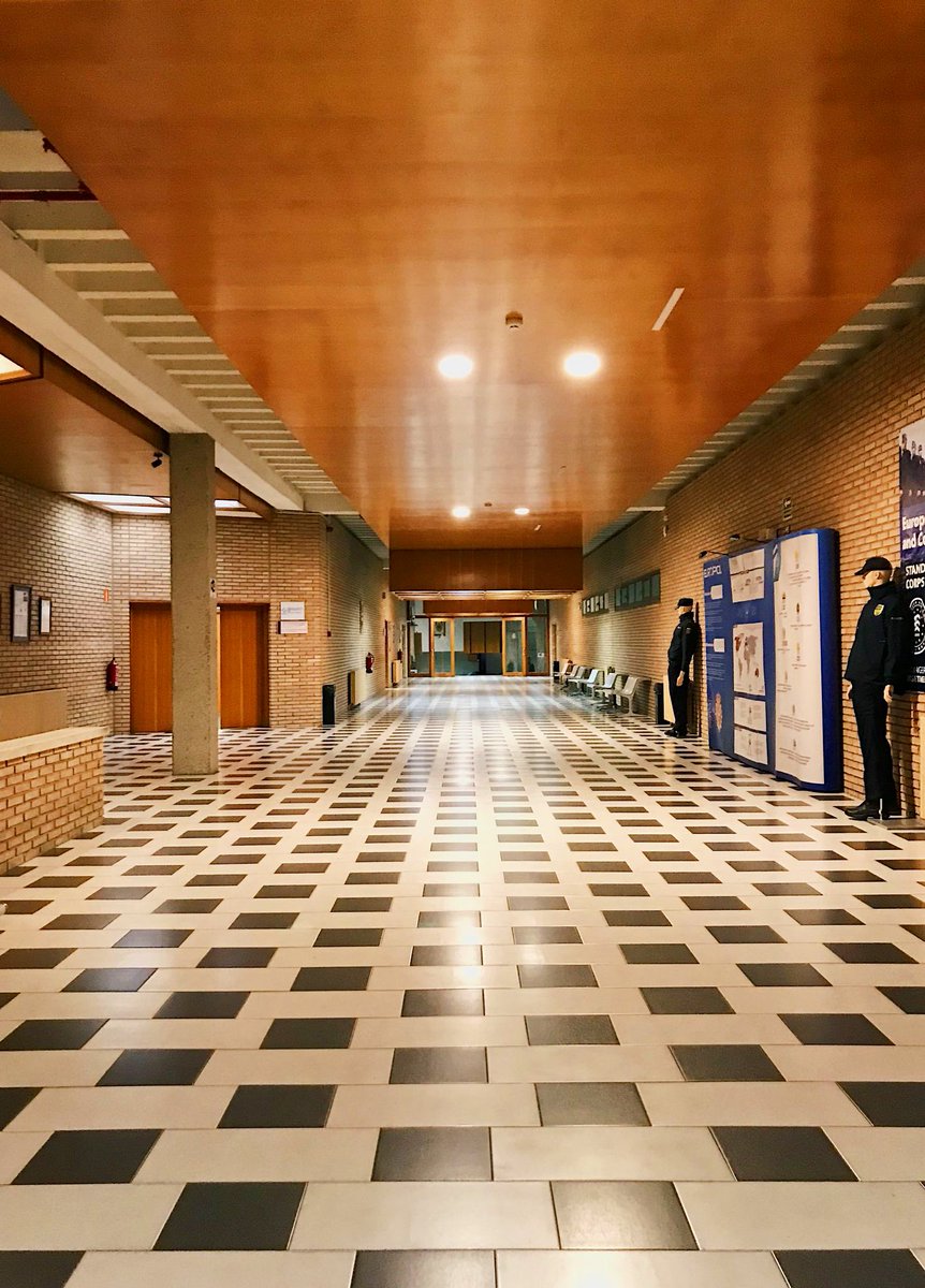 Ayer sin puente. 4 hs de clase con 1°A de EE en <a href="/PoliciaEscuela/">Escuela Nacional de Policía 🇪🇸</a> 
¡Fantásticas! Tormenta de ideas sobre proceso penal, explicación de los principios procesales y <a href="/quizizz/">Quizizz (now Wayground)</a> que ganó "el chispas". Muy contenta con la participación, la atención y el buen ambiente de la sección.
👩🏻‍🎓💜👠