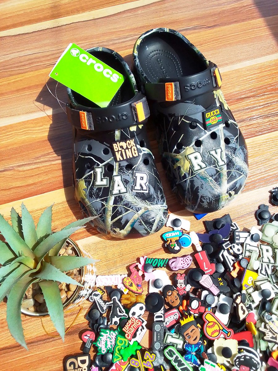 EvelynTabitha1's tweet image. I sell crocs both loafers and rubber at affordable prices @Reifyhub 

We are currently having December discount sales instagram.com/reifyhub