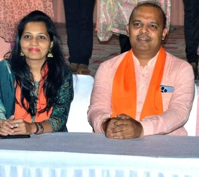 khushbu4joshi's tweet photo. 🌷 વડોદરા ના મેયર અને સયાજીગંજ વિધાનસભાના ઉમેદવાર શ્રીકેયુરભાઇ રોકડયા ને ભવ્ય જીત બદલ ખૂબ ખૂબ અભિનંદન સહ શુભેચ્છાઓ 🌷
#भाजपा_की_प्रचंड_जीत
#keyur rokadiya
#BJPGujarat #NarendraModi https://t.co/xVgsn0CIjS