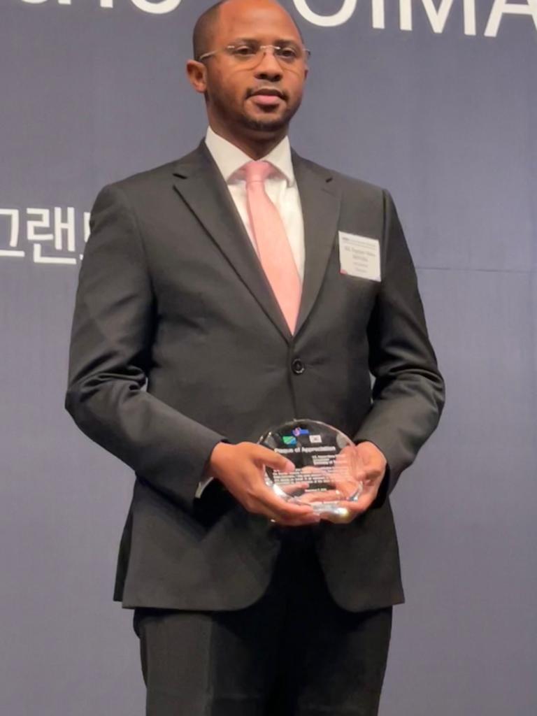 tonytogolani's tweet photo. Kwa namna ya kipekee nawashukuru Korea Importers Association (KOIMA) kwa kutambua jitihada za Ubalozini wetu katika kufungua fursa za biashara na masoko kati ya Korea na Tanzania. Utambuzi huu ni chachu ya kuongeza jitihada zaidi tufungue masoko ya bidhaa zetu katika mwaka 2023. https://t.co/CMCsZvTCso