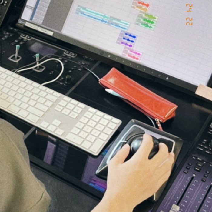 clo_sic's tweet photo. - ̀͏̗ 録音風景をちょい見せ  ́͏̖-

どんな楽曲が完成するのかお楽しみに🙌🏻

 #未来創造展2023 
#closic https://t.co/3cqK54LH7R