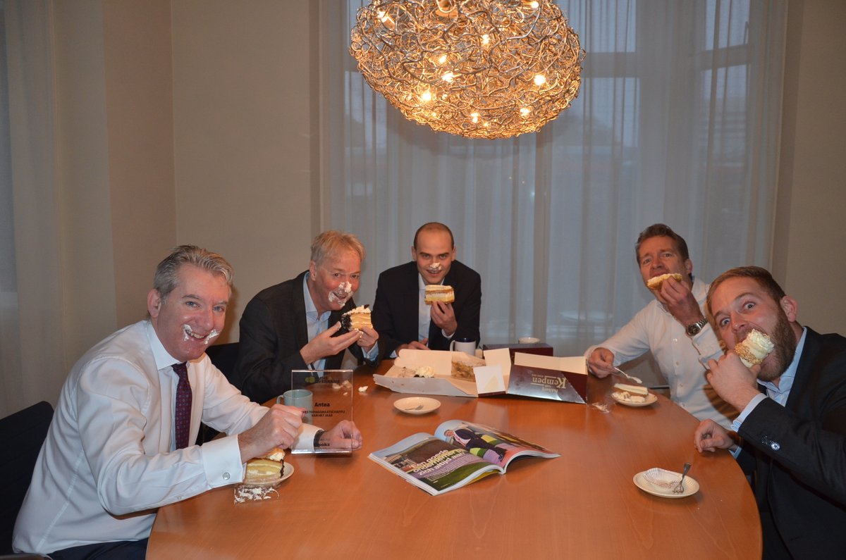 RobertDeBoeck's tweet photo. #Antea winnaar bij #Brookz van de Award voor #BesteInvesteringsmaatschappijvanhetJaar. Reden voor een taartje. Andere genomineerden waren Gilde, Holland Capital, Foreman Capital en Intersaction. https://t.co/DK4USXmLLA