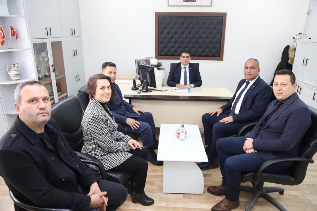 TC_acipayam_'s tweet photo. Kaymakamımız Sayın Mustafa GÜRBÜZ, okul ziyaretleri kapsamında Kumavşarı İlkokulu/Ortaokulunu ziyaret etti. @mstfgrbz https://t.co/B2liYfNIyu