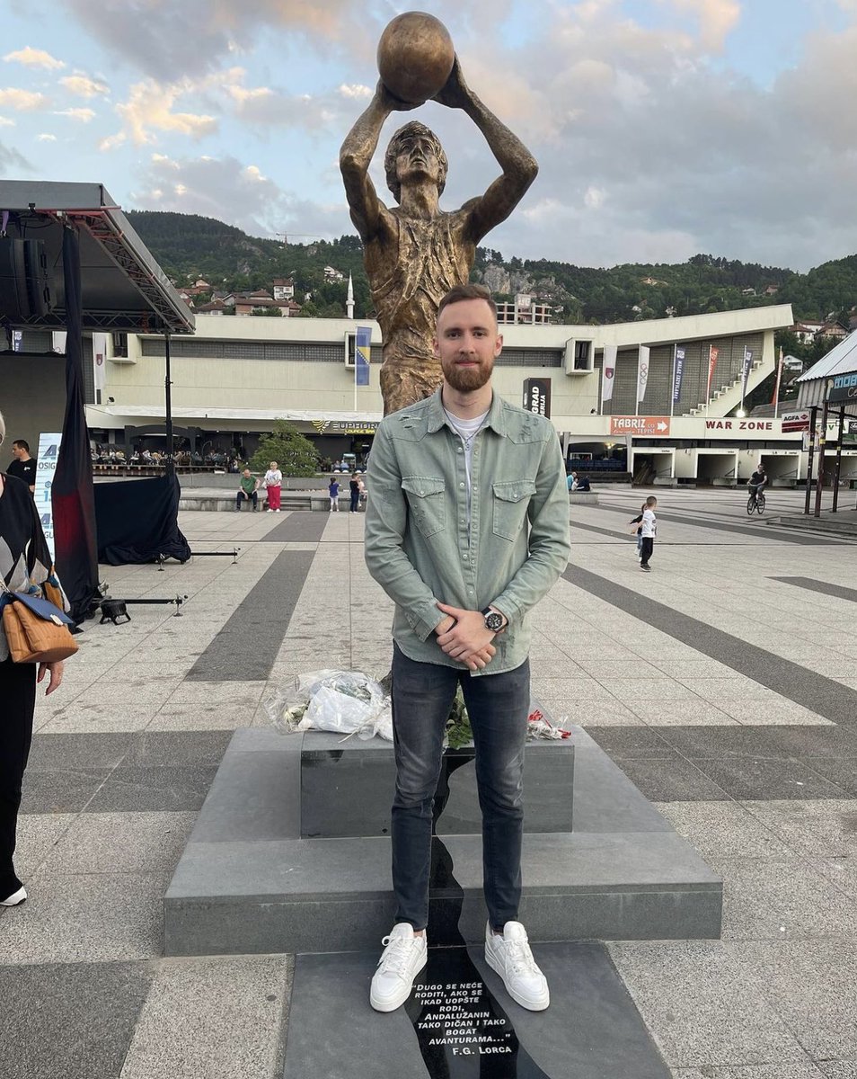 DzMusa's tweet photo. Kinđe 🙏♥️ #MirzaDelibašić https://t.co/Yk3Fw7EgVb