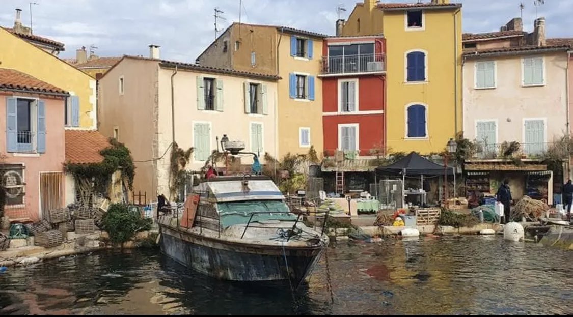walkingdead_tw's tweet photo. Quelques photos du lieu de tournage du Spin-Off de Daryl en France 🇫🇷 #twd #twduniverse #DarylDixon https://t.co/uhRVM8l976