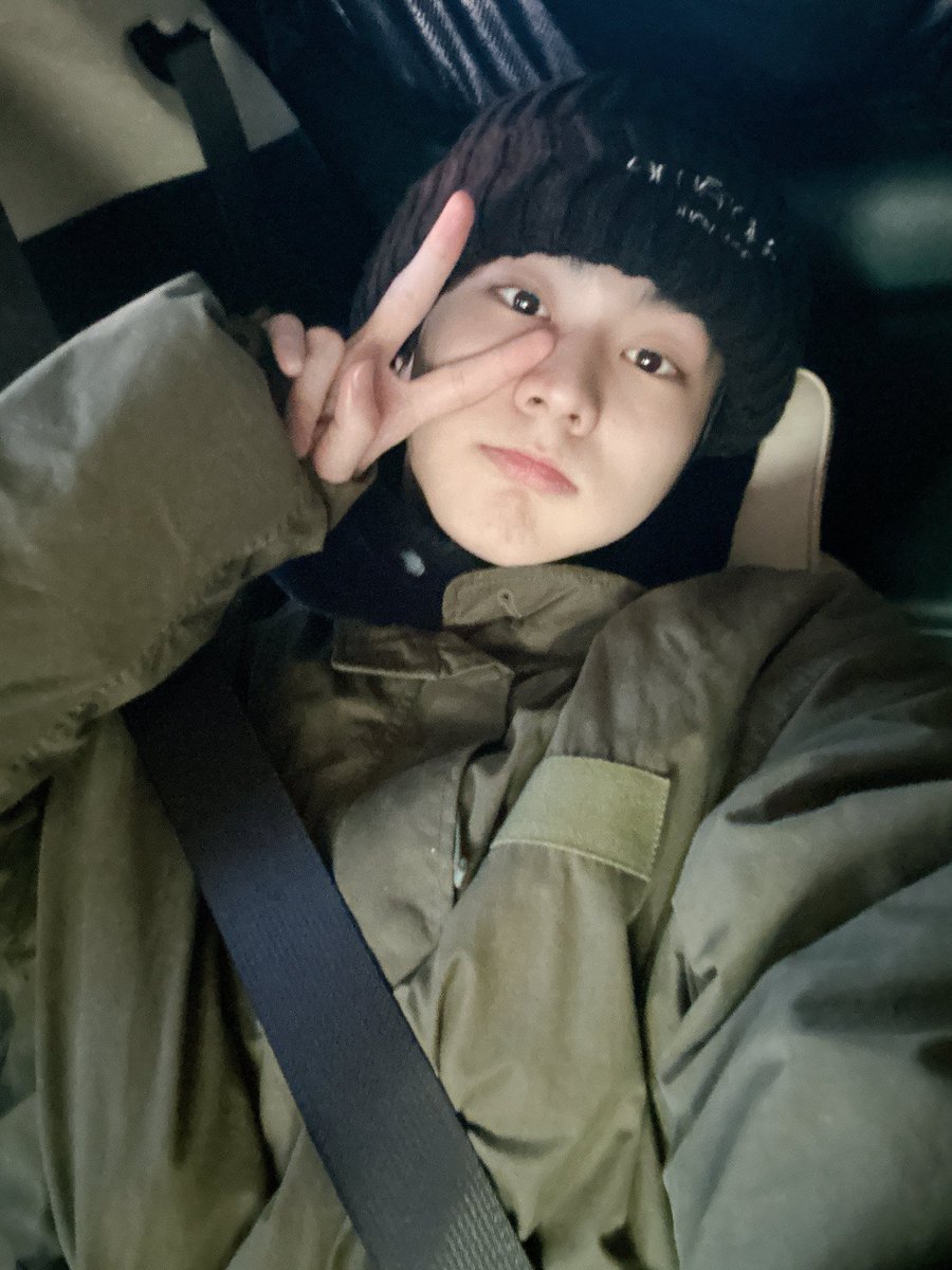 세상에서 제일 귀여운 군밤장수
자기 지금 어디서 군밤팔고있다고 단골한테 꼬박꼬박 위치알림문자 보내줄거 같음