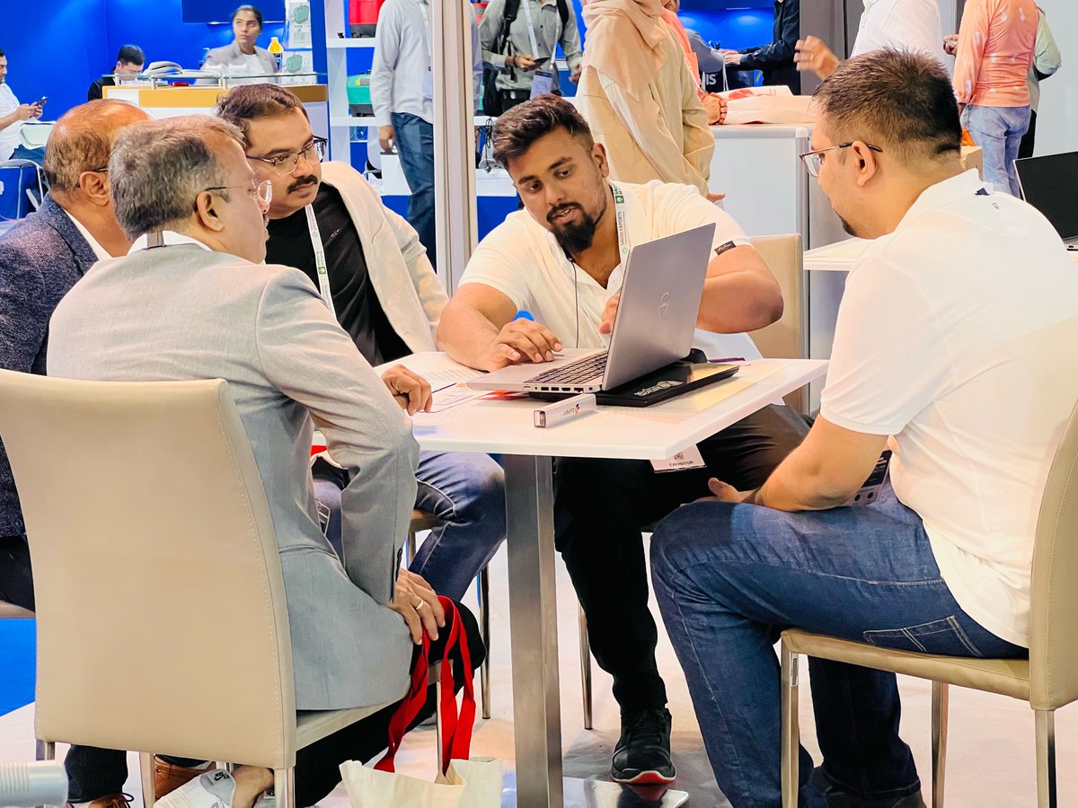 AlchemistAdvan1's tweet image. Last day of Big5. Team is on 🔥. 
Visit us at ‘1F11’ Trade Centre, Dubai. 

#Zuper #FieldServiceSolution